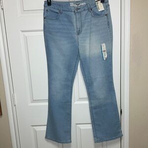 NWT No Boundaries Light Wash Mid Rise Bootcut Jeans Size 18